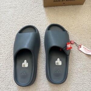 Adidas Jeezy Slides M9 “Slate Marine”